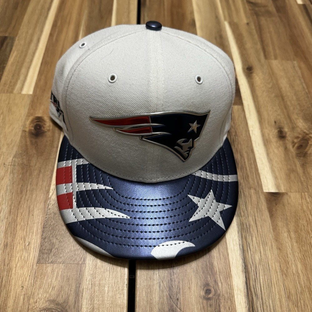 New England Patriots Hat Mens 7 1/8 New Era 59FIFTY Fitted USA Flag Brim NFL